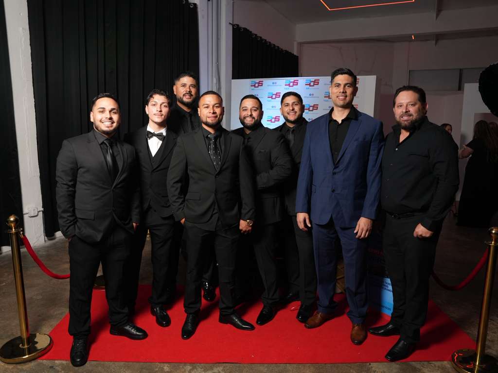 Equipo masculino de 305 Tax Multiservices